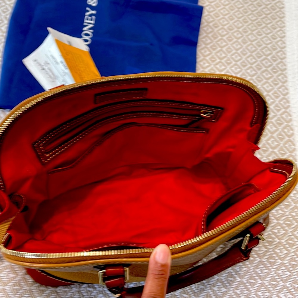 Pebble Grain Collection is renowned rich texture and exceptional leather. - Picture 3 of 8